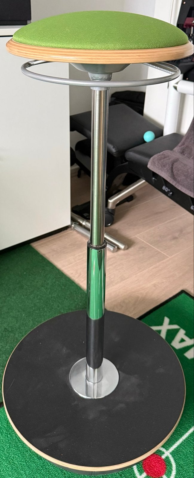 Ergonomische wiebelkruk met groene zitting, Huis en Inrichting, Stoelen, Ophalen, Overige kleuren, Zo goed als nieuw, Eén