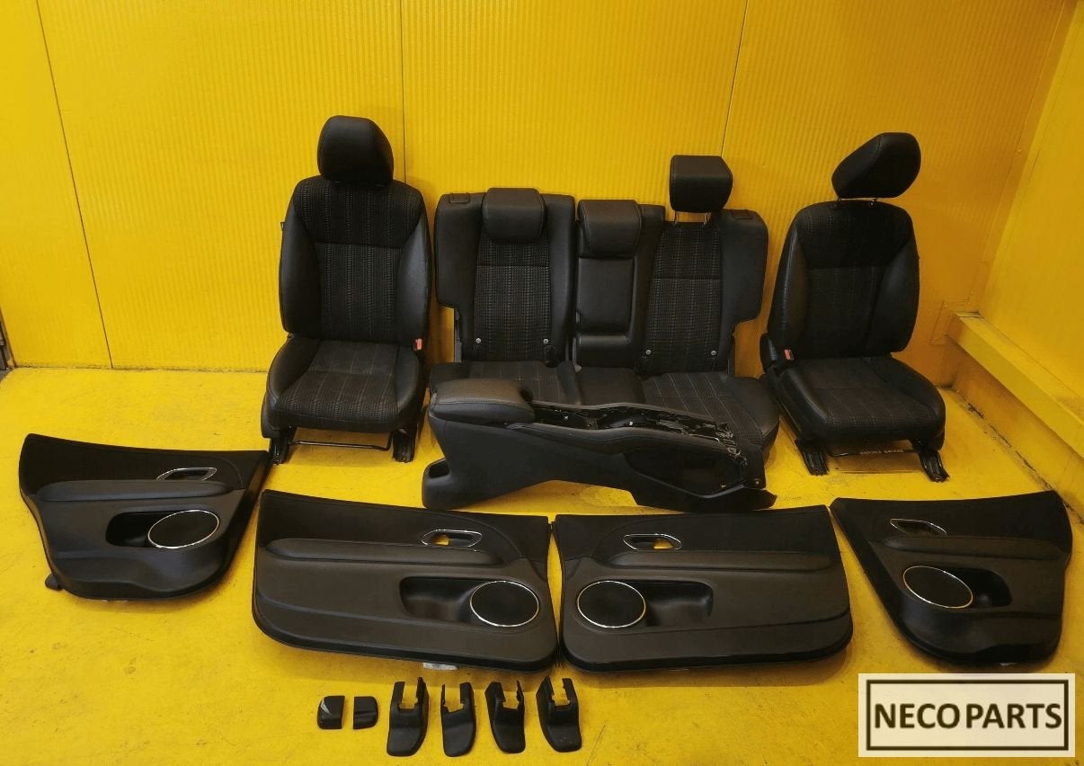 HONDA HR-V II INTERIEUR SET STOELEN VERWARMD ALLES LEVERBAAR, Honda, Gebruikt, -, -