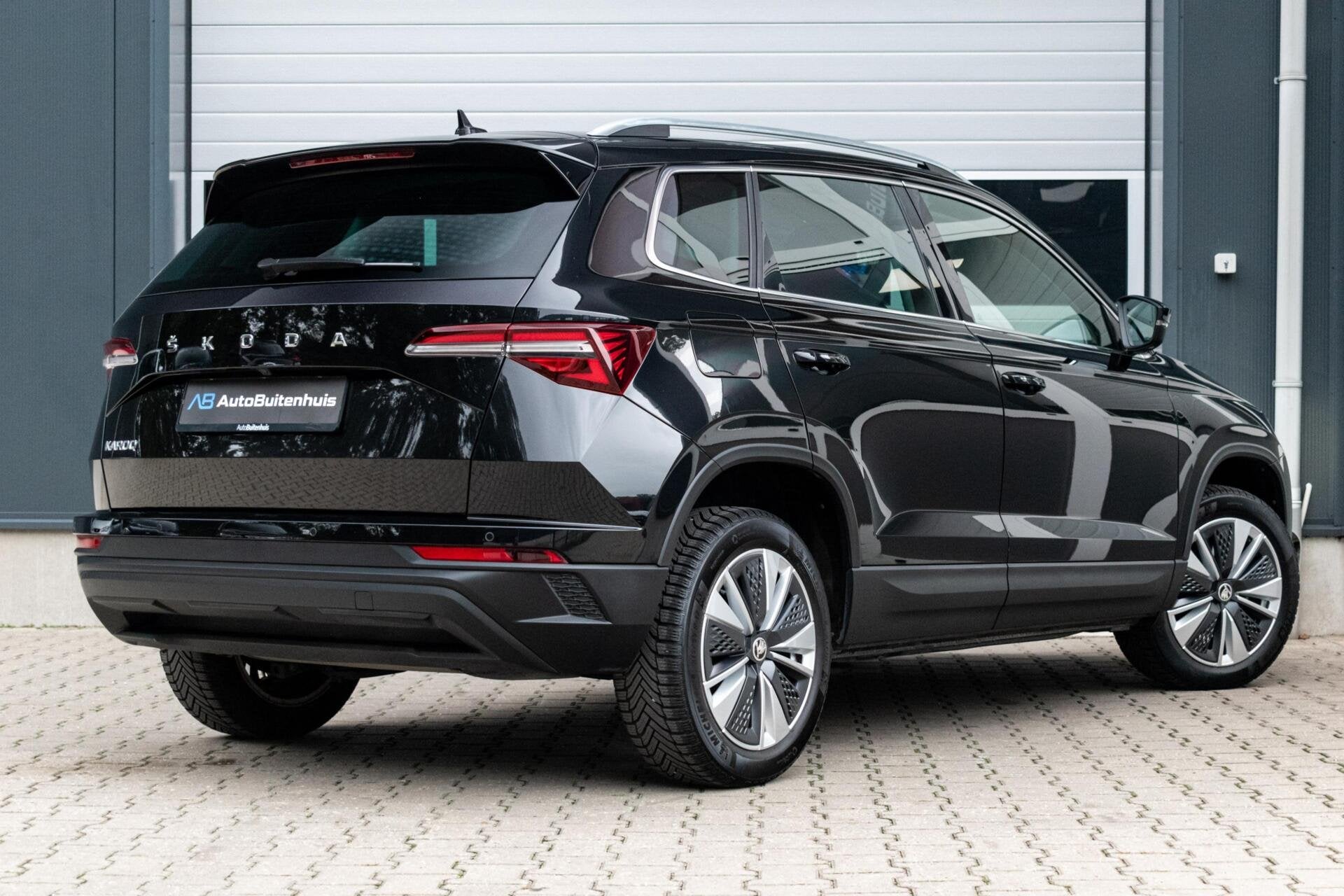 Skoda Karoq 1.0 TSI Clever+|1e EIGENAAR|STUUR- & STOELVERWAR, Auto's, Voorwielaandrijving, Dealer onderhouden, Gebruikt, Euro 6