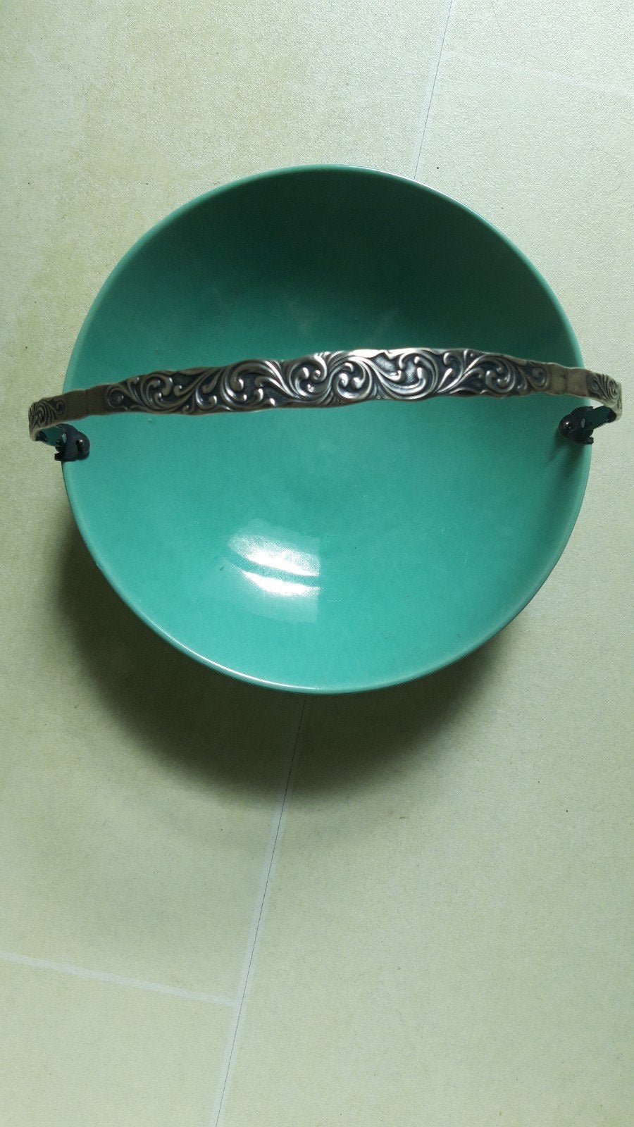 Vintage groene presenteerschaal, metalen hengsel jaren '50, Ophalen of Verzenden