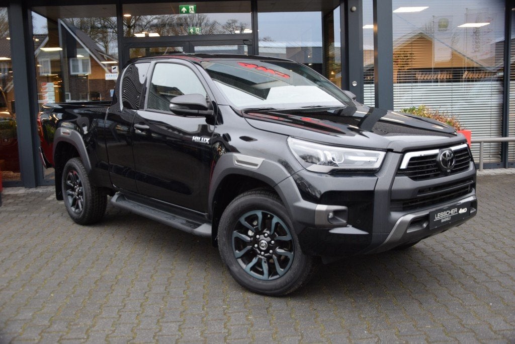 Toyota HILUX 2.8 D-4D X-TRA CAB INVINCIBLE A/T  VAN, Automaat, Huisgarantie, Met garantie (alle), Zwart