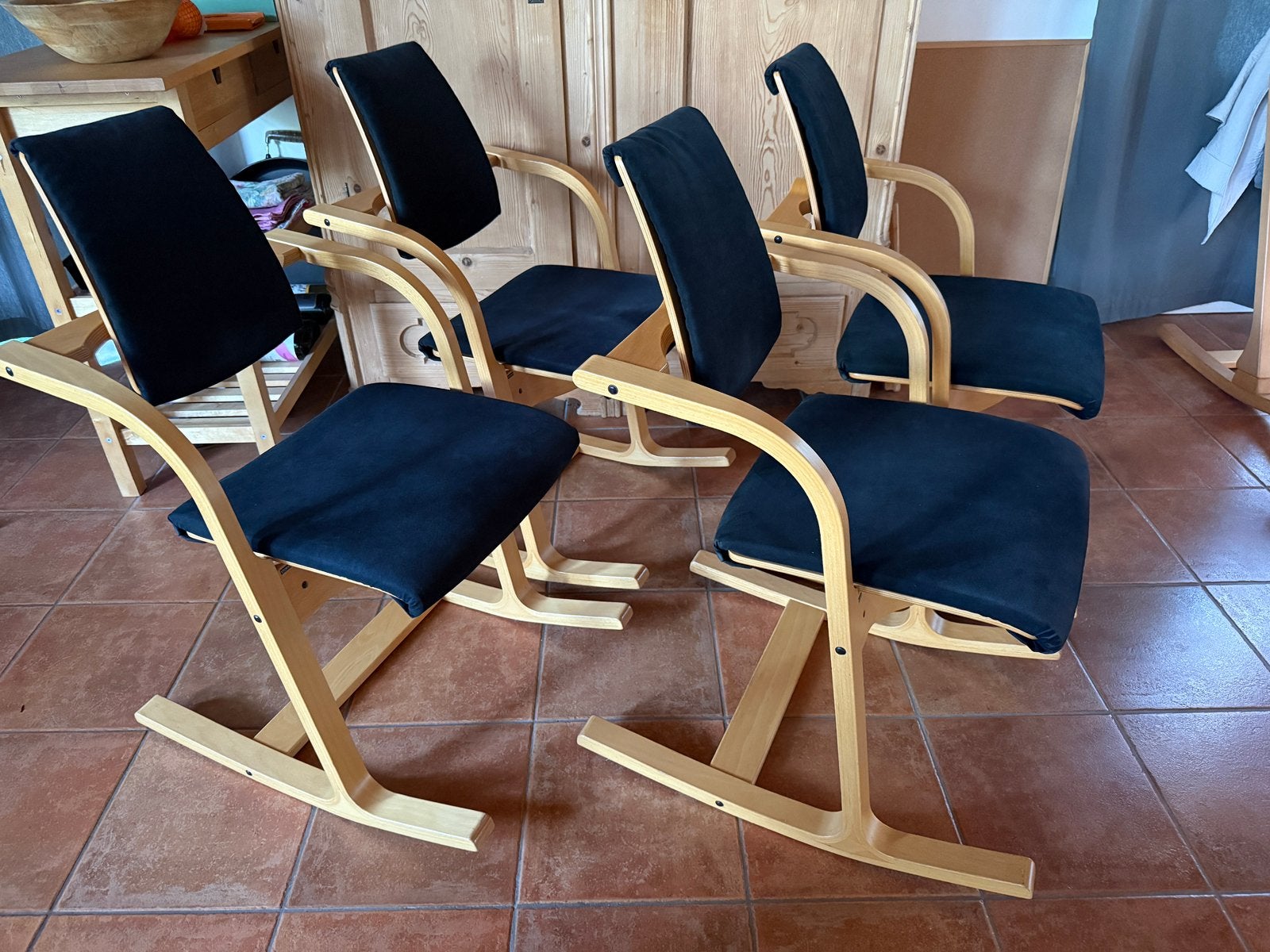 Actulum Varier Stokke eethoek stoel 4x zwart, Ophalen, Zo goed als nieuw, Zwart, Vier
