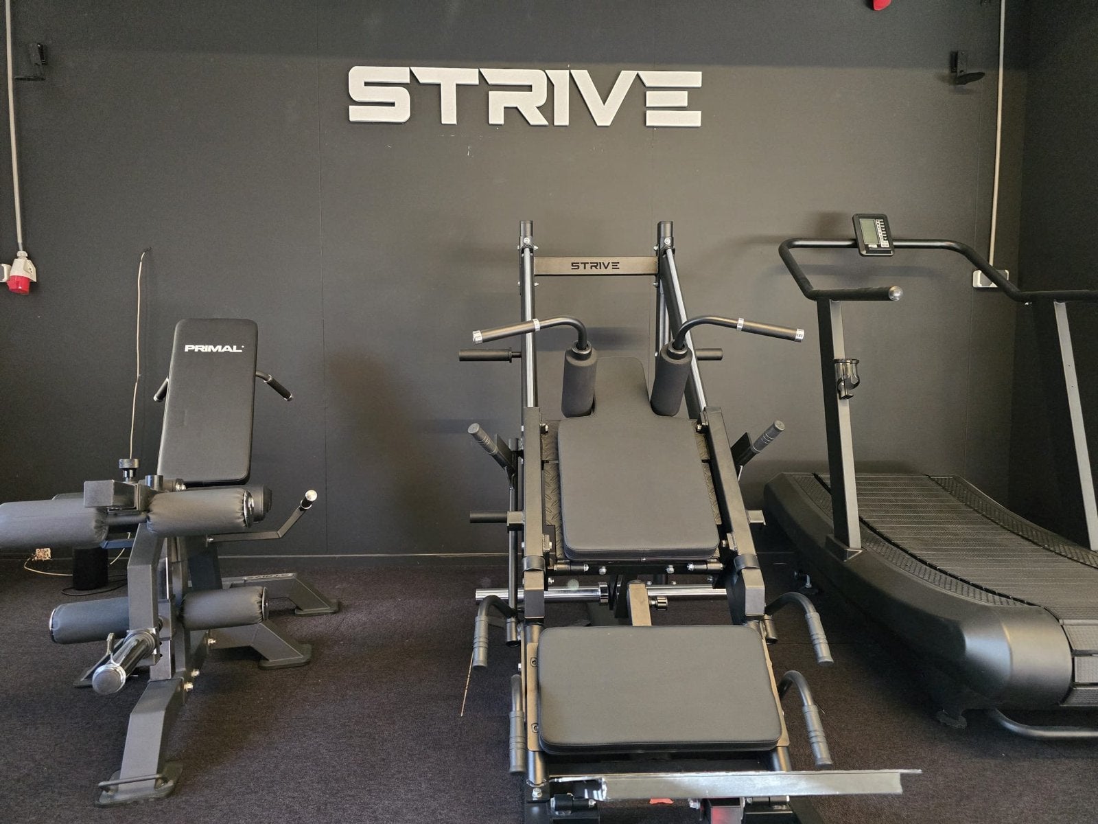 2-in-1 Leg Press/Hack Squat Machine - Nieuw in doos, Nieuw, Ophalen of Verzenden, Benen, Strive