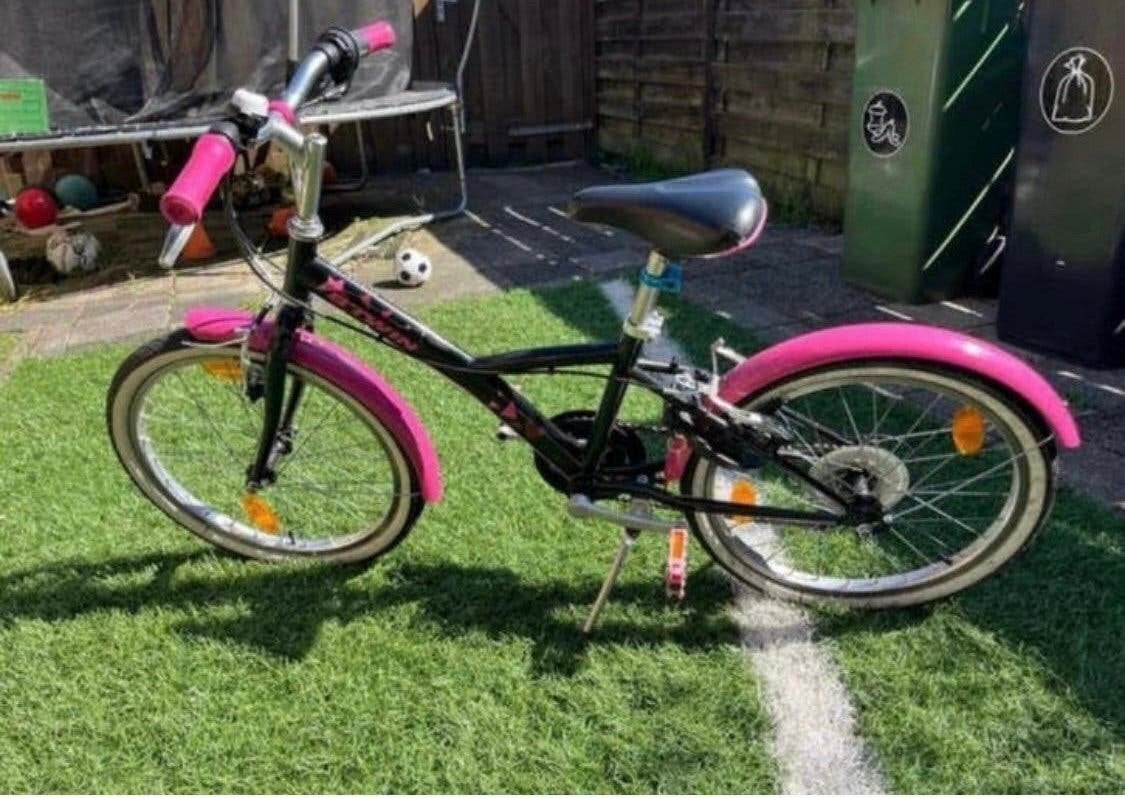 B twin 20 inch meisjes fiets, Fietsen en Brommers, Minder dan 47 cm, Ophalen of Verzenden, Zo goed als nieuw, Staal