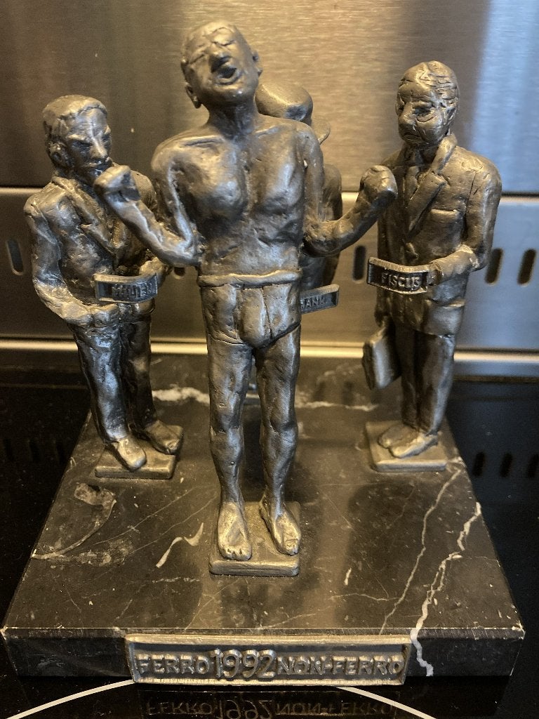 Beeld Ferro 1992 Non Ferro Tonny Leijnse Fiscus Bank Milieu, Ophalen
