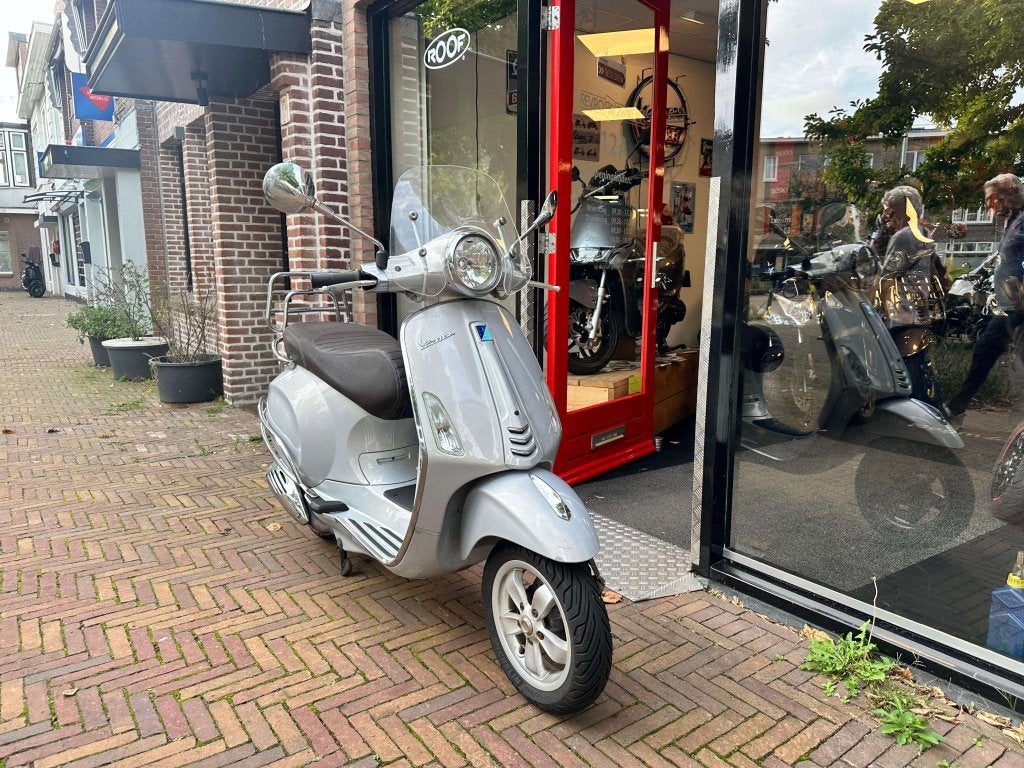 Piaggio Vespa Primavera 25 4T 2v snor snorscooter zilver, Gebruikt, Overige modellen, Niet ingevuld, Benzine