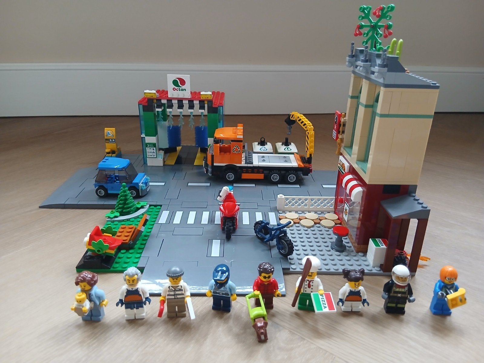 lego city 60292 city centre, Kinderen en Baby's, City, Lego, Ophalen of Verzenden, Zo goed als nieuw