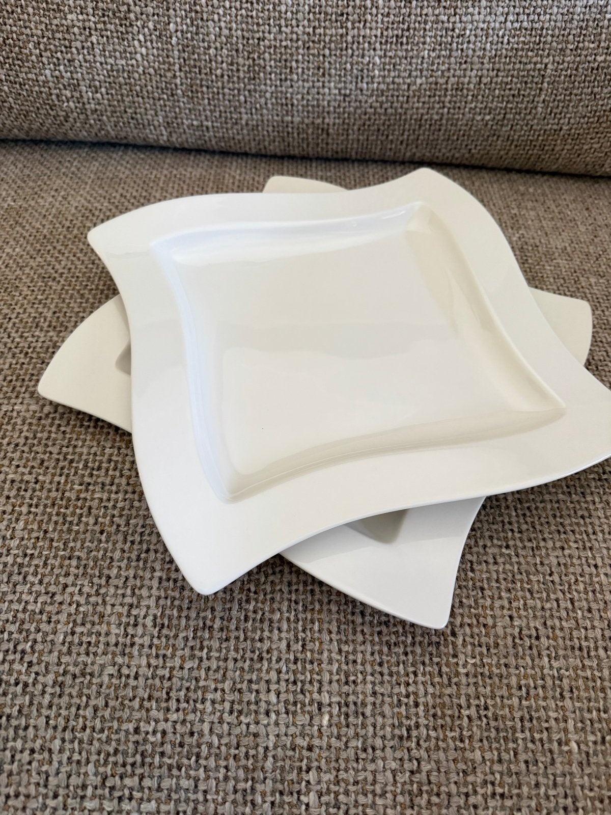 2 Villeroy & Boch New Wave vierkante borden 26x26cm, Ophalen, Villeroy & Boch, Zo goed als nieuw, Bord(en)