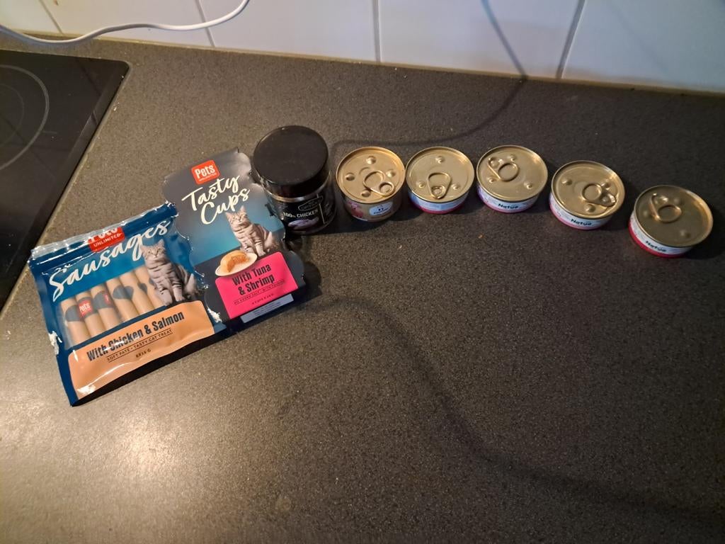 Katten snoep en kattenvlees, Diversen, Levensmiddelen, Ophalen