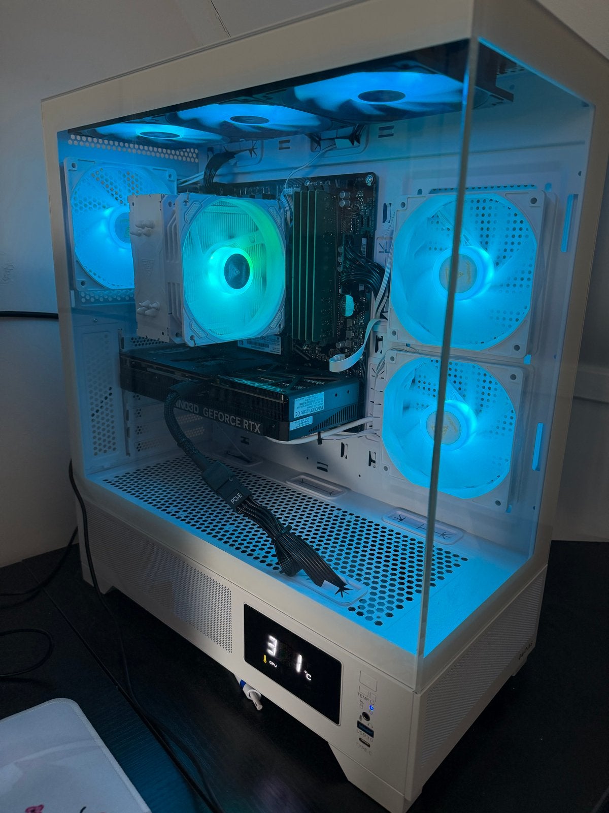 Gaming PC AMD Ryzen 7 5700X, RTX 5070, 32GB RAM, 1tb opslag, Computers en Software, Desktop Pc's, Ophalen, Zo goed als nieuw, Gaming