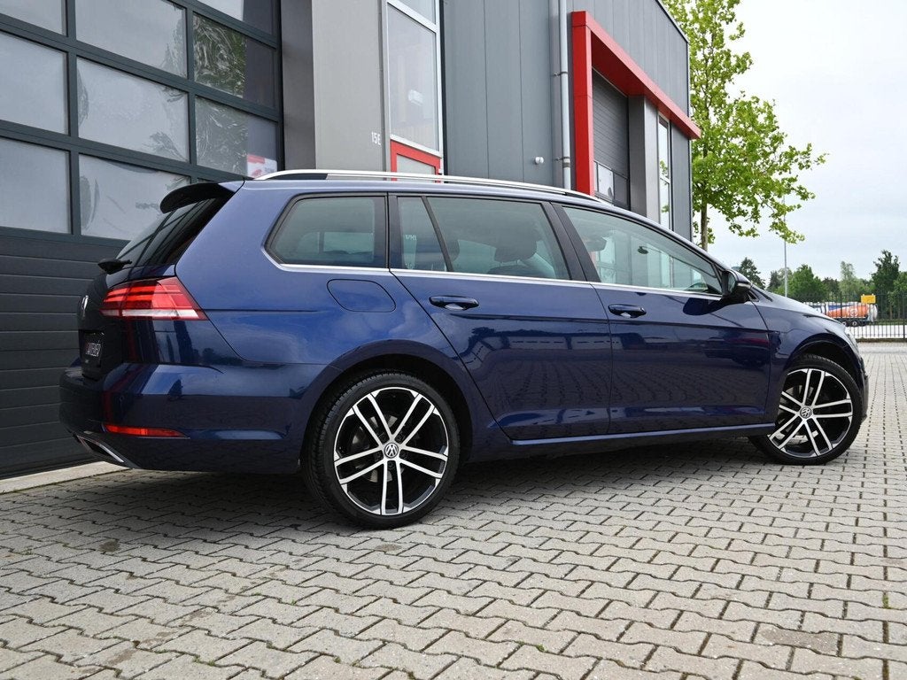 Volkswagen Golf Variant 1.5 TSI Highline Business R | Alcant, Euro 6, 4 cilinders, Blauw, Alcantara