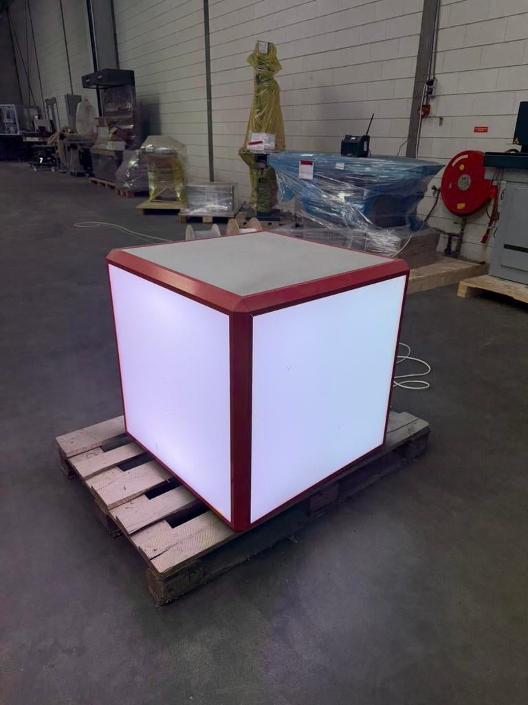 Lamp kubus, licht kubus, Ophalen, Zo goed als nieuw