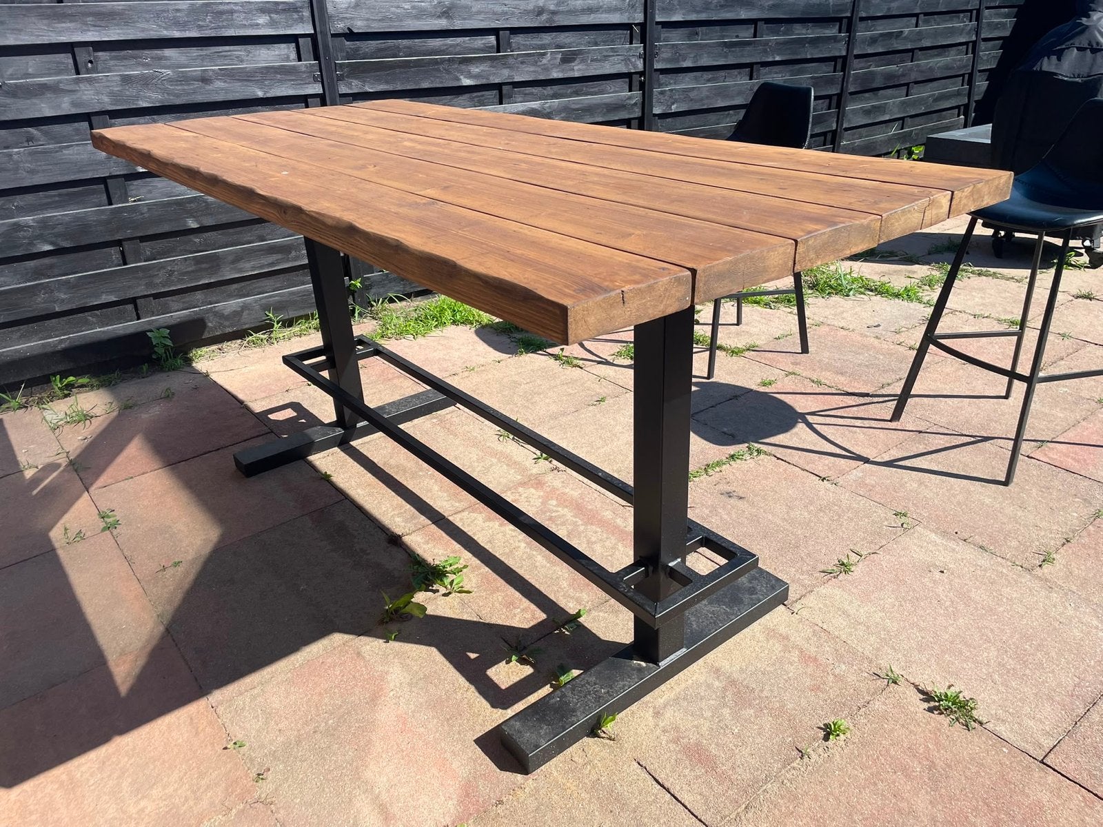 Robuuste bartafel van hout en metaal, Ophalen, Nieuw