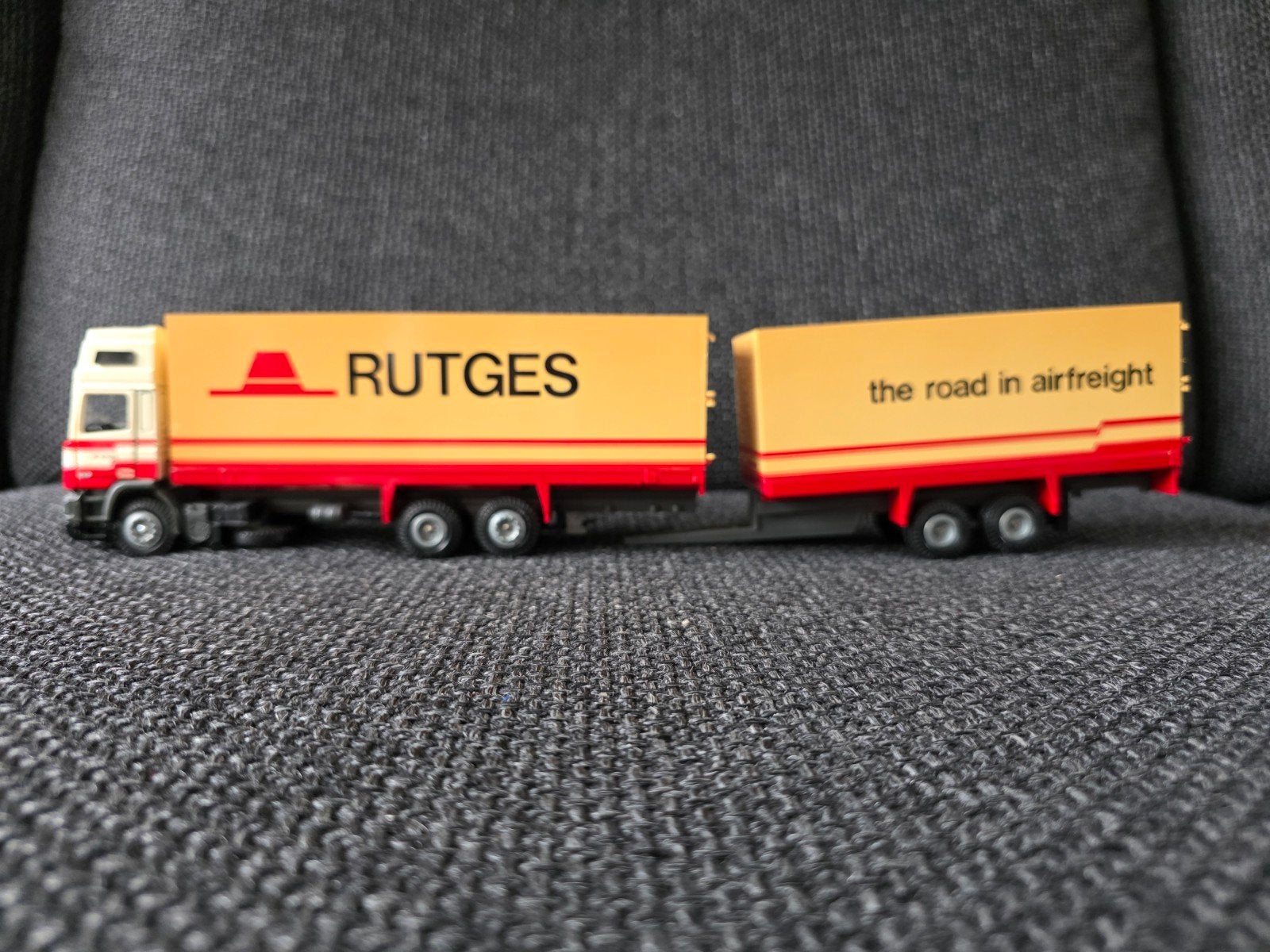 DAF 95 Rutges The road in airfreight Tekno, Verzenden, Gebruikt, Bus of Vrachtwagen, Tekno