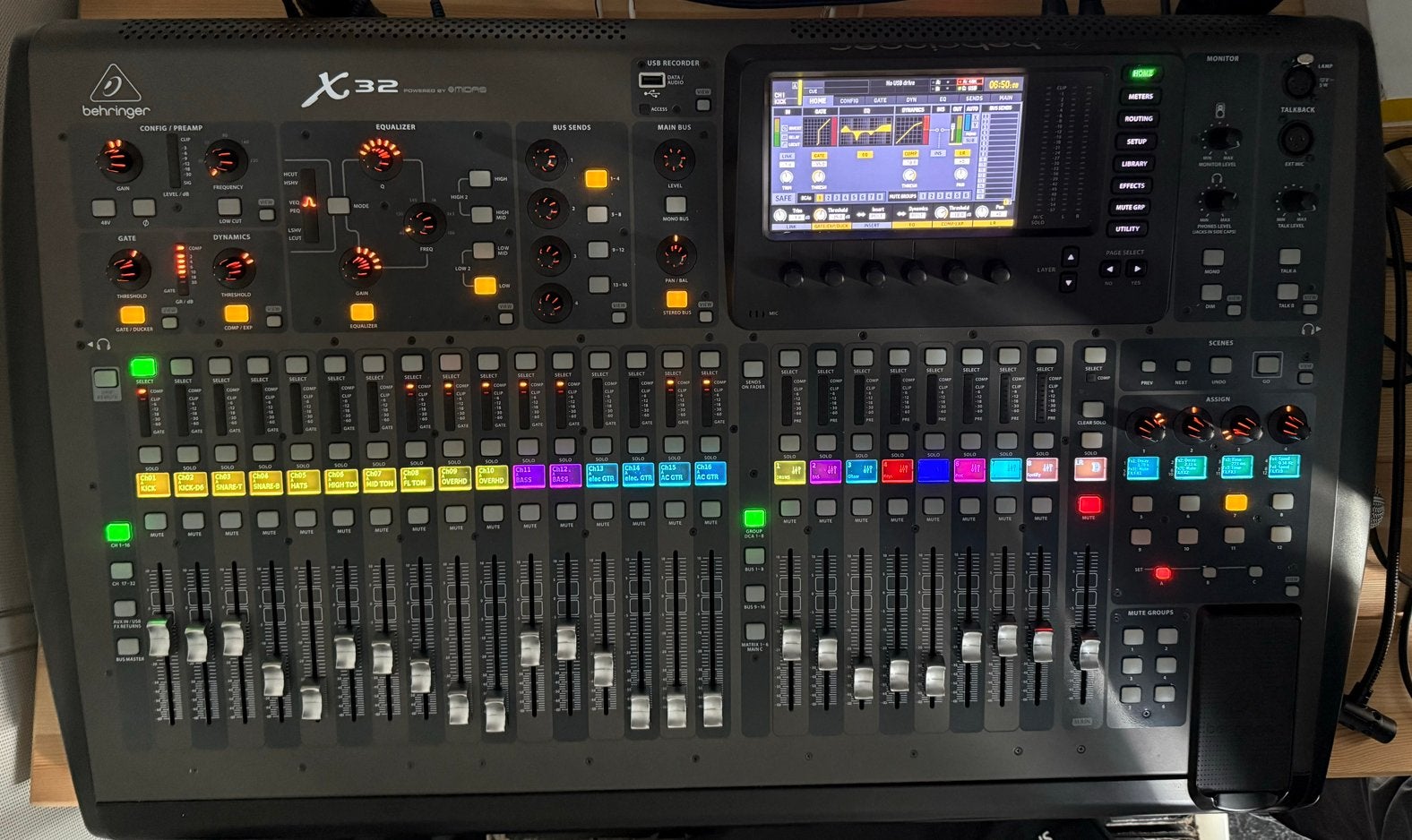 Behringer X32 Digitale Mixer - Zo goed als nieuw, Muziek en Instrumenten, Ophalen of Verzenden, Zo goed als nieuw, 20 kanalen of meer