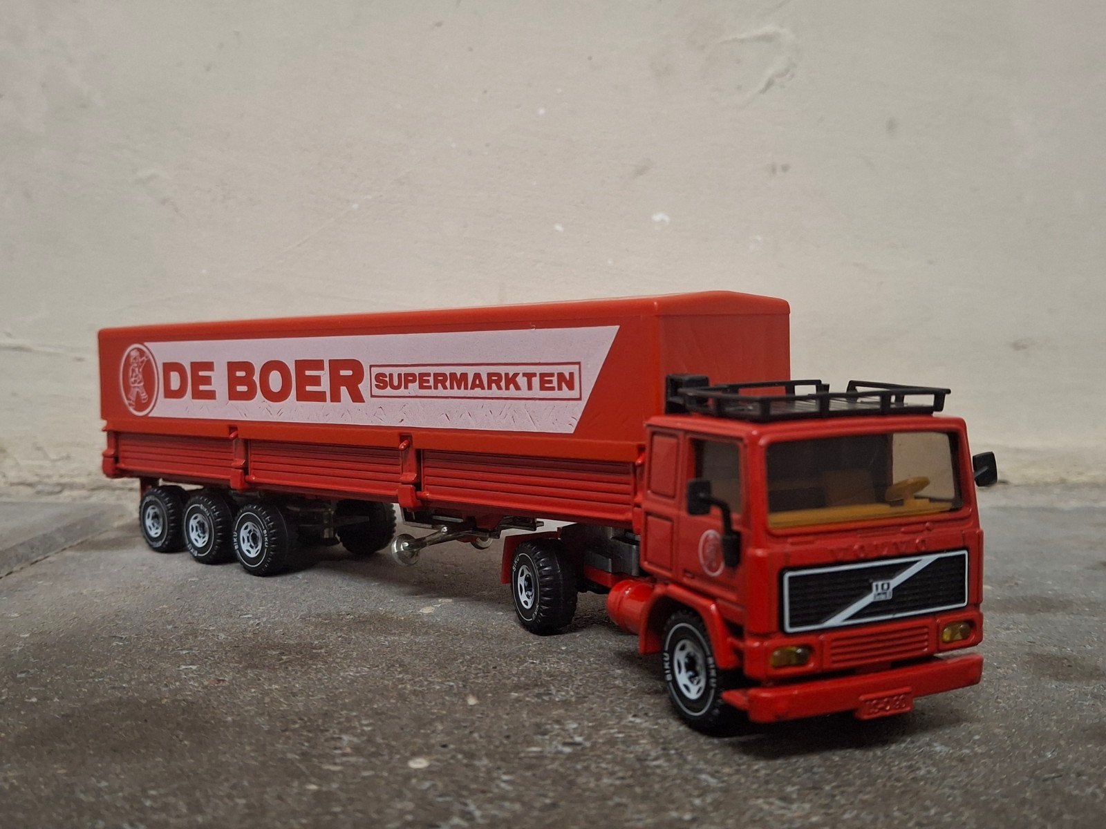 Siku Volvo F10 De Boer Supermarkten, Ophalen of Verzenden, Bus of Vrachtwagen, SIKU