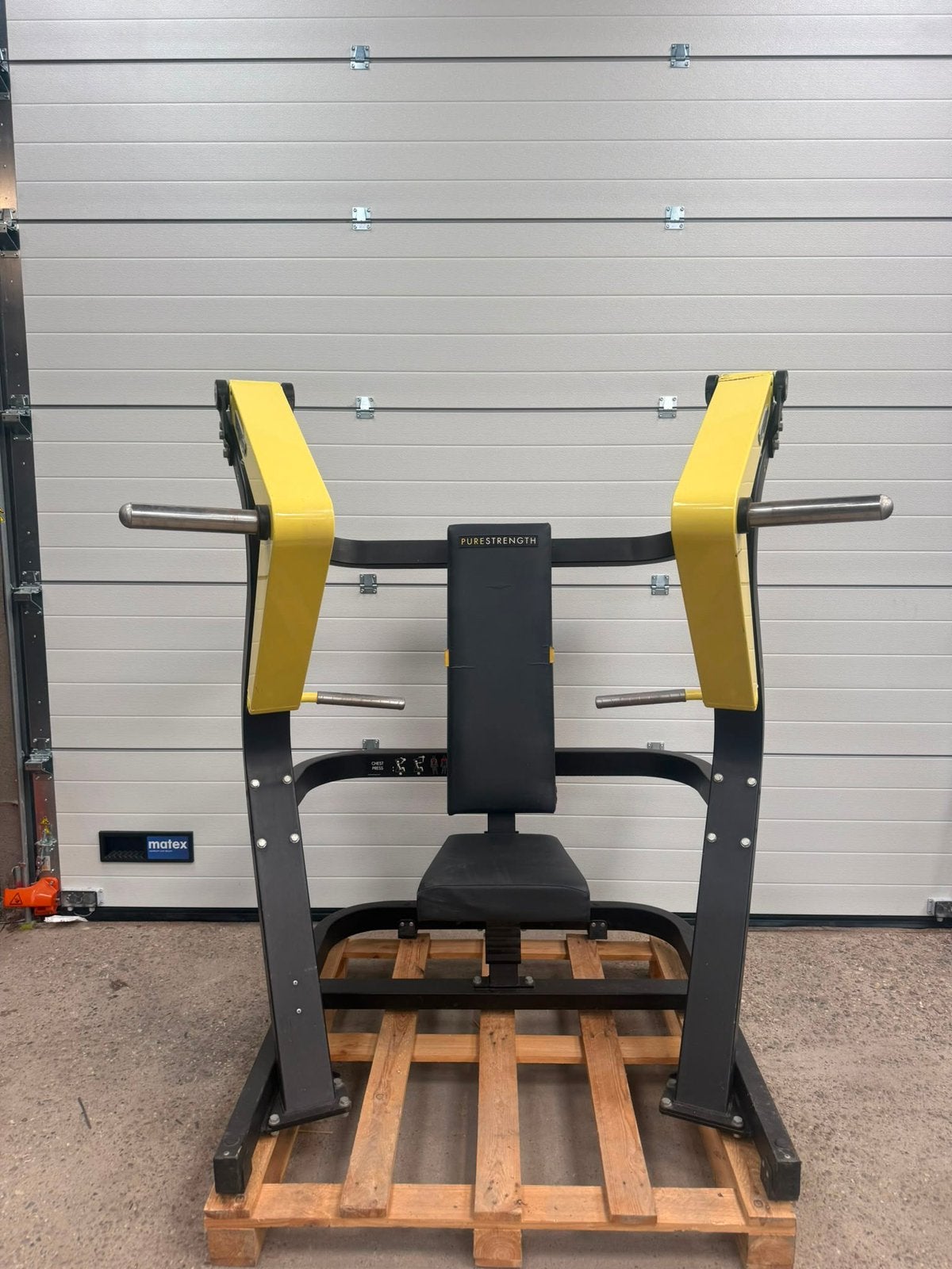 Technogym pure strength brustpresse/ chestpress, Sport en Fitness, Fitnessmaterialen, Ophalen, Gebruikt, Overige typen, X