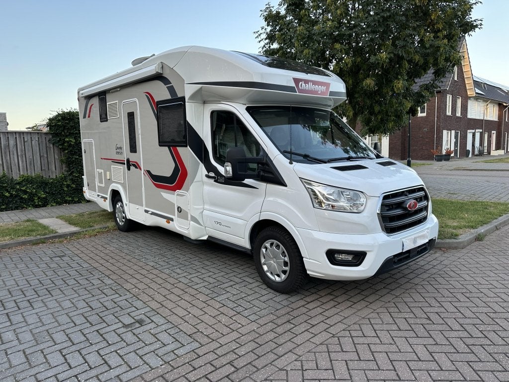 Challenger Graphite Premium 260 automaat 2021 luxe (1047947), Caravans en Kamperen, Campers, Automaat, 6 tot 7 meter, Diesel, Challenger