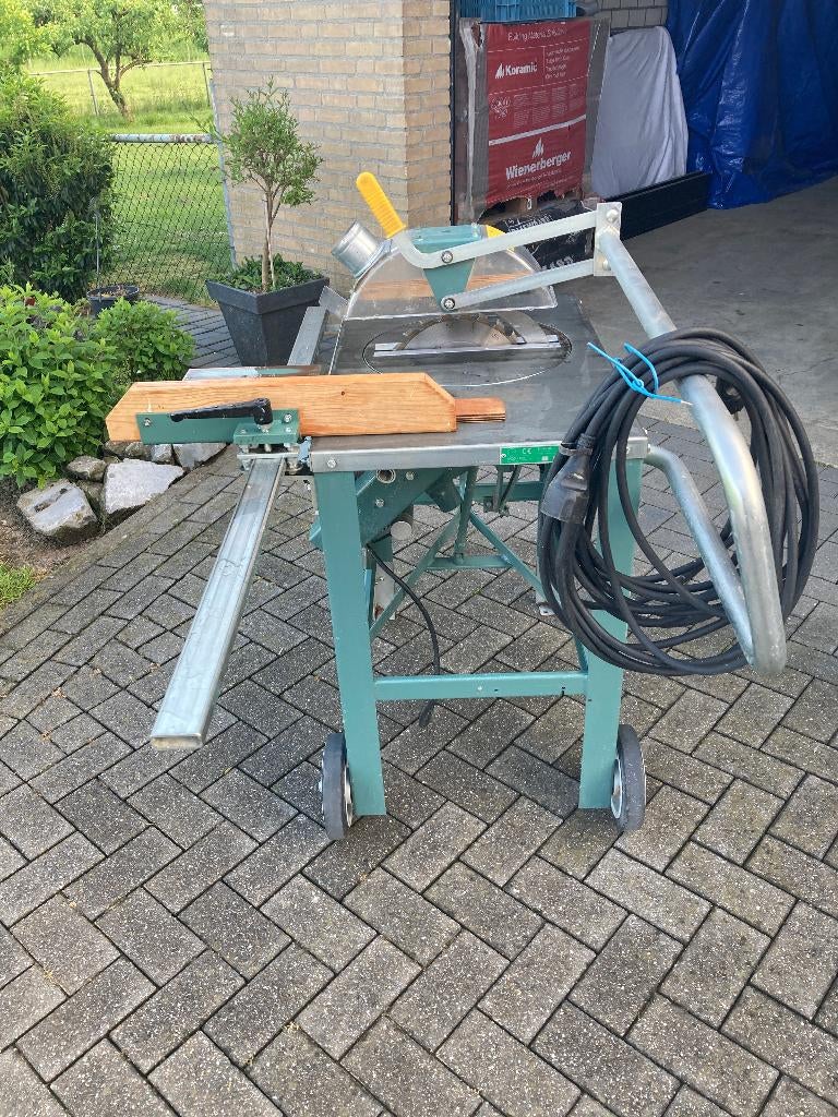 gjerde zaagtafel bouwzaag 220 volt, Doe-het-zelf en Verbouw, Gereedschap | Zaagmachines, Ophalen, Cirkelzaag, Zo goed als nieuw