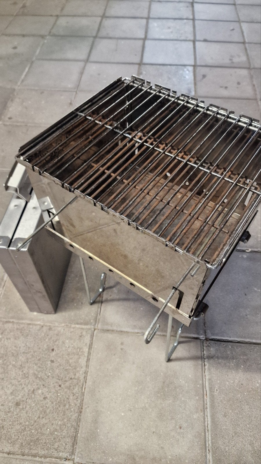 Compacte BBQ Grill - 30x34 cm - Ideaal voor onderweg!, Ophalen of Verzenden, Gebruikt, Onbekend
