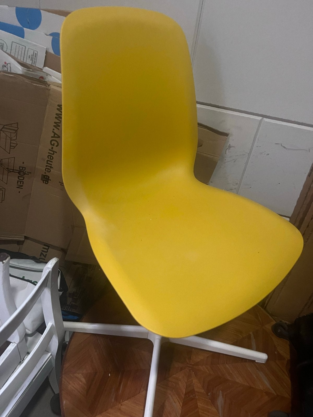 Ikea bureaustoel in goede staat, Ophalen, Gebruikt, Geel, Bureaustoel