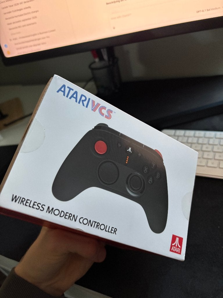 Atari VCS Wireless Modern Controller – met originele doos, Spelcomputers en Games, Ophalen of Verzenden, Zo goed als nieuw, Met 1 controller
