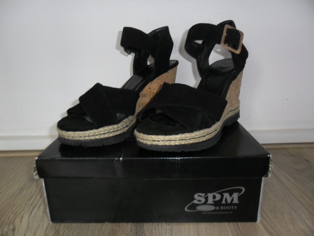 SPM Lambo Zwarte Suede Sleehakken Met Bandjes Maat 41, SPM, Zwart, Zo goed als nieuw, Sandalen of Muiltjes