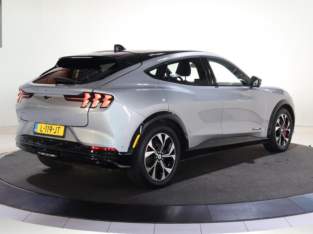 Ford Mustang Mach-E Extended AWD 98 kWh | Panoramadak | 360, Auto's, Automaat, Gebruikt, 750 kg, Origineel Nederlands