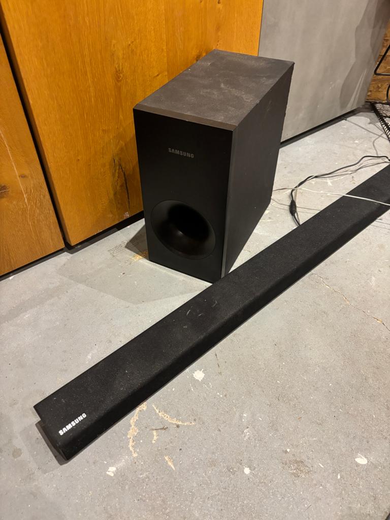 Samsung Soundbar met Subwoofer en Bluetooth voor Smart TV, Ophalen, Bluetooth, Gebruikt