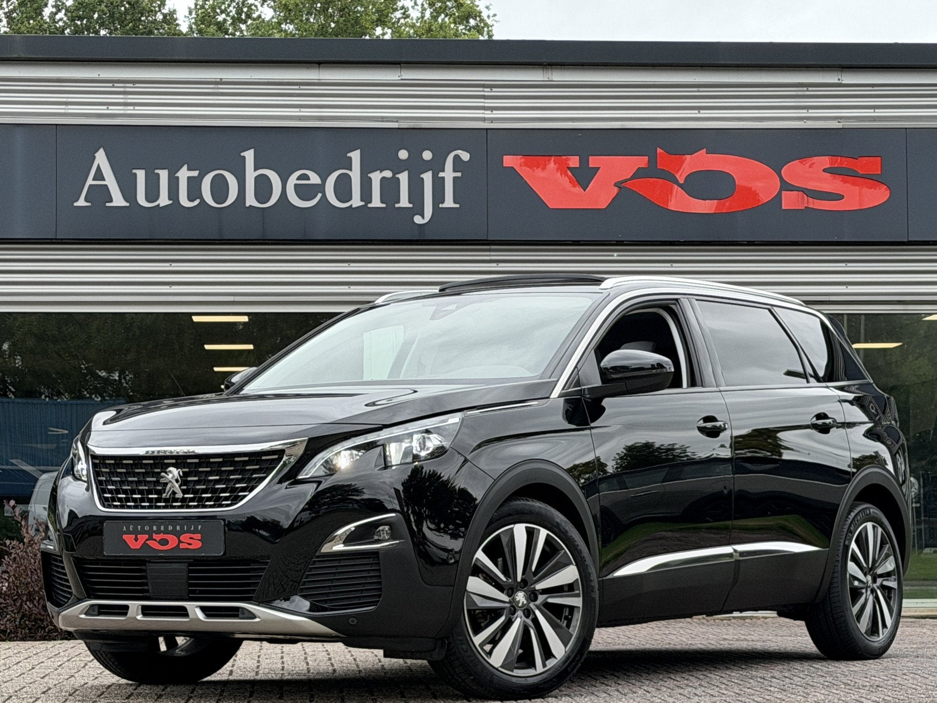 Peugeot 5008 1.2 PureTech Allure Avantage | Panodak | Memory, Gebruikt, 1199 cc, Zwart, 3 cilinders