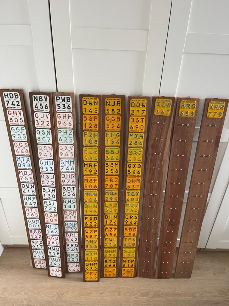 Bromfietsplaatjes / verzekeringsplaatjes - 3 sets, Ophalen, Zo goed als nieuw, Overige typen