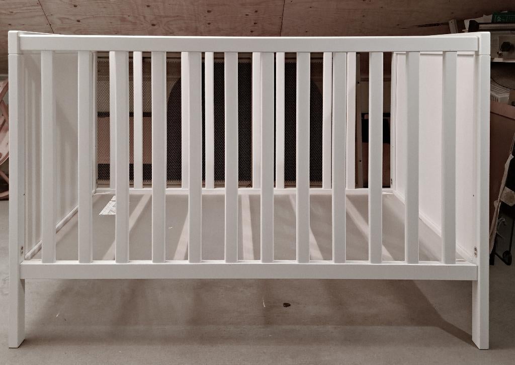 Babybedje 60x120 met matras, Kinderen en Baby's, Kinderkamer | Bedden, Zo goed als nieuw, Minder dan 140 cm, Minder dan 70 cm