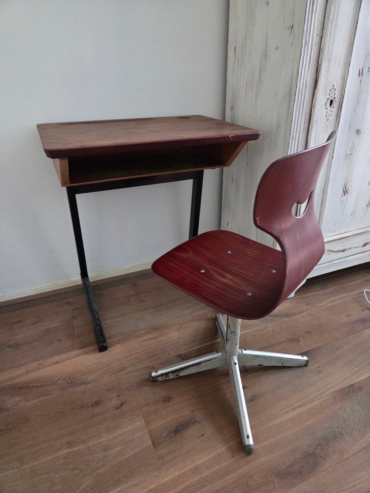 Vintage schoolbureau en stoel, Antiek en Kunst, Ophalen