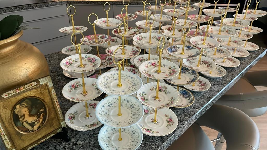Royal Albert 3 laags etagères💛⭐️💛⭐️💛, Ophalen, Zo goed als nieuw