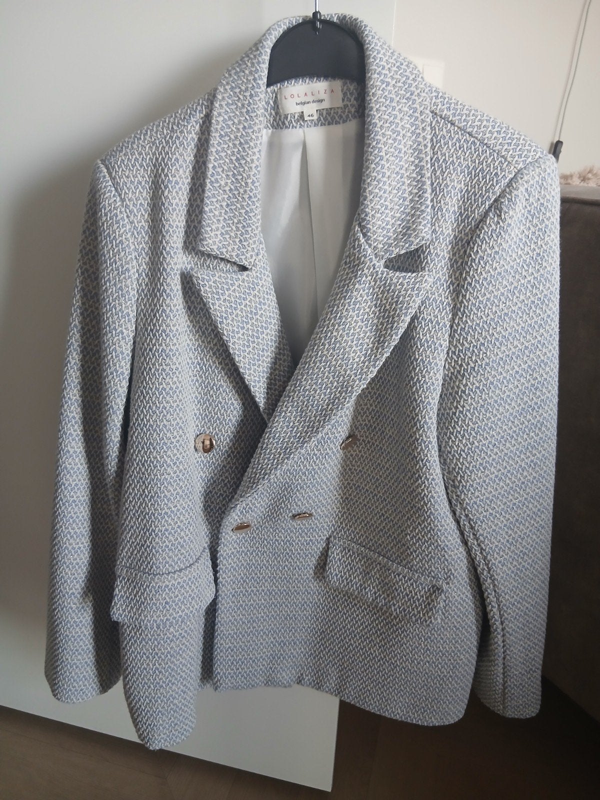 LolaLiza Gevoerde Blazer Maat 46 Lichtblauw Wit Gouddraad, Blauw, Maat 46/48 (XL) of groter, Ophalen of Verzenden, LolaLiza