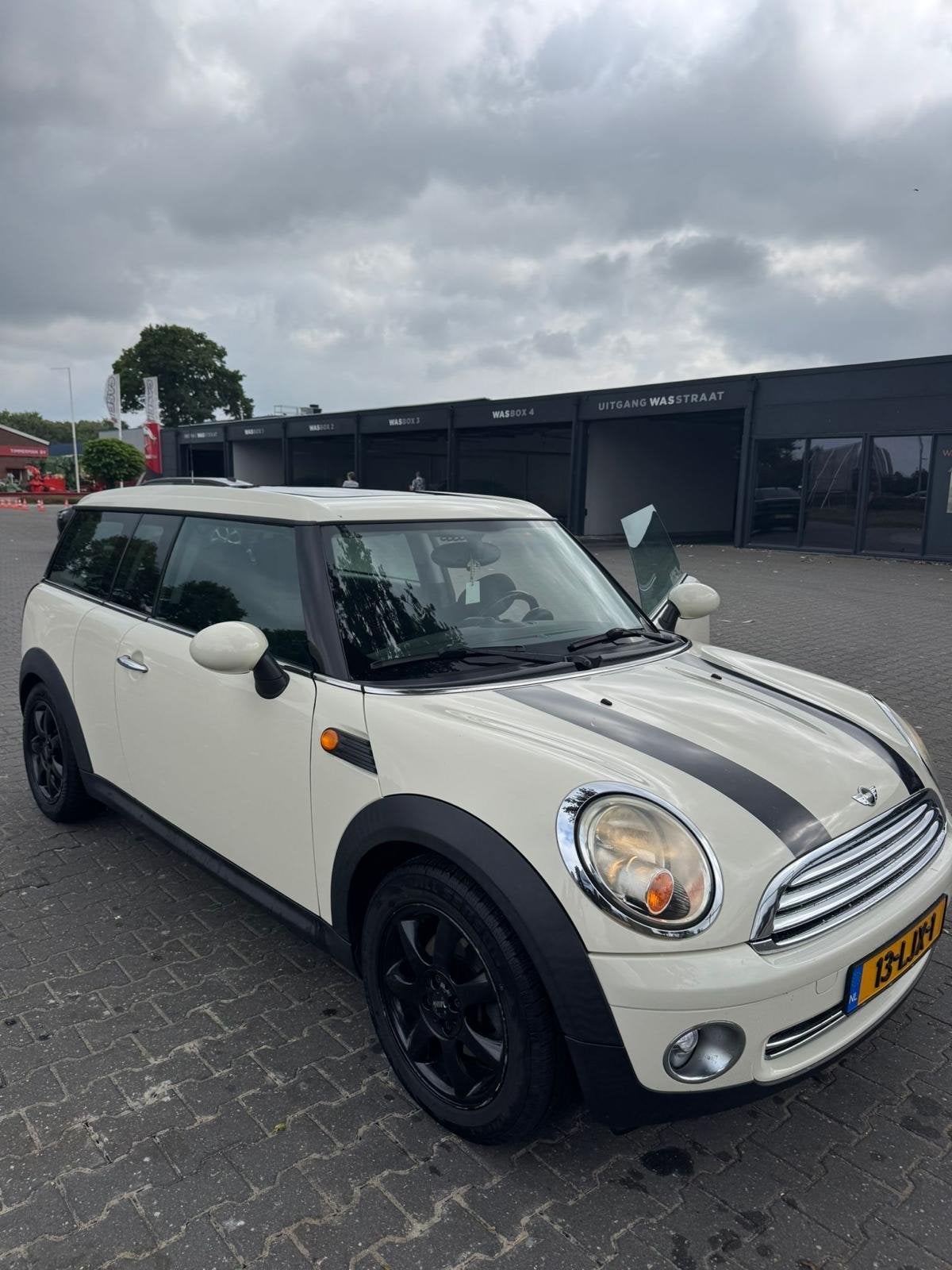 Mini Clubman 1.6 ONE 2010 Wit, Auto's, Voorwielaandrijving, Clubman, 4 cilinders, 4 stoelen