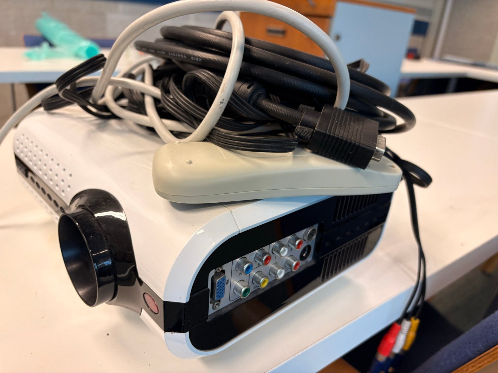Suant Projector - Compacte Beamer met Kabels, Ophalen of Verzenden, Gebruikt, Overige technologieën, Overige resoluties