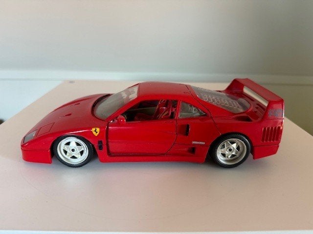 Ferrari F40 1987 1:18 Bburago Made in Italy, Ophalen of Verzenden, Zo goed als nieuw, Auto, Bburago