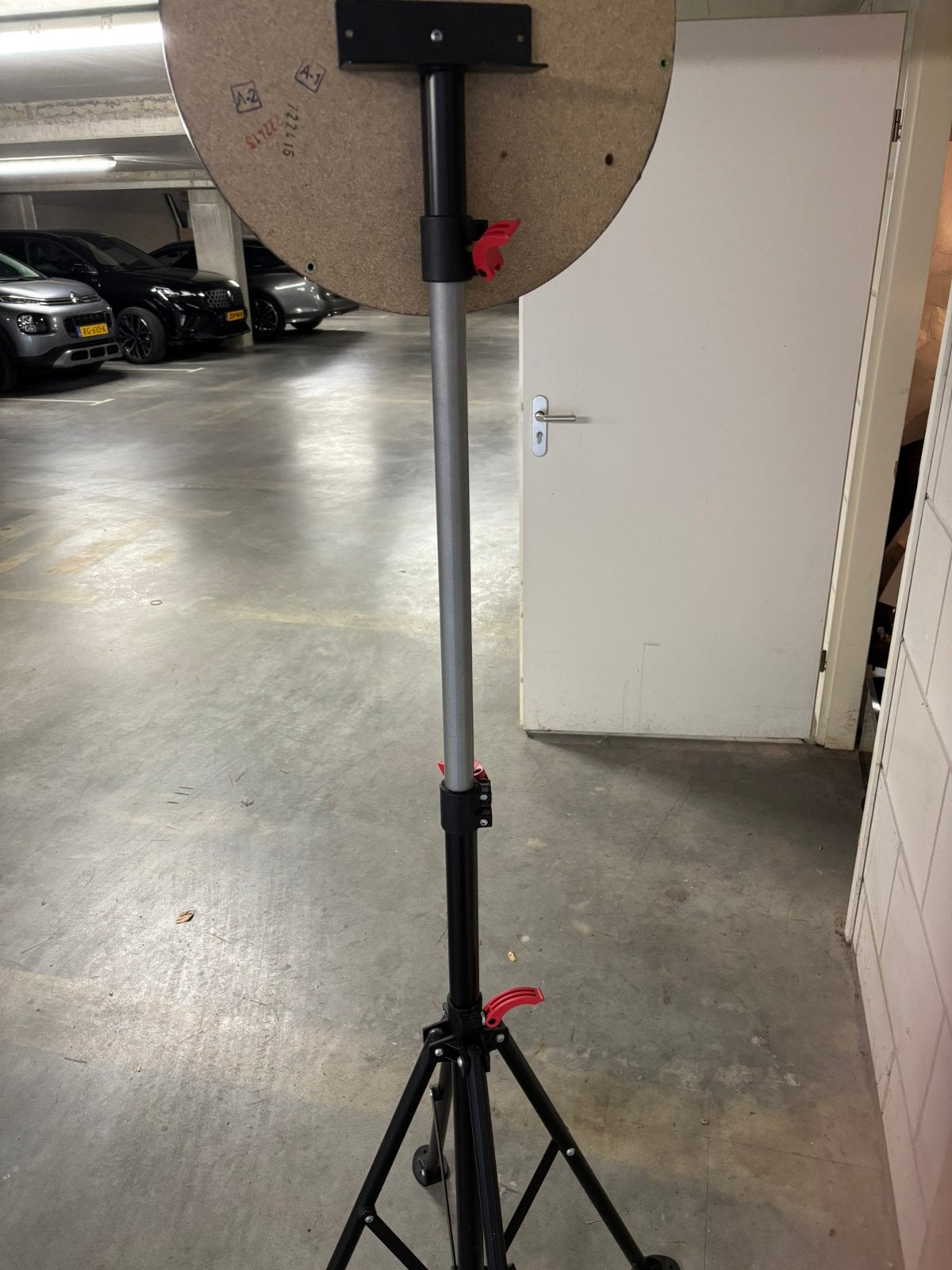 Dartbord + verstelbare standaard, Sport en Fitness, Ophalen, Zo goed als nieuw