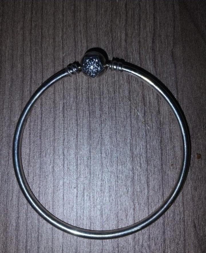 Pandora bangle 20 cm, Sieraden, Tassen en Uiterlijk, Armbanden, Ophalen of Verzenden, Zo goed als nieuw, Zilver, Zilver