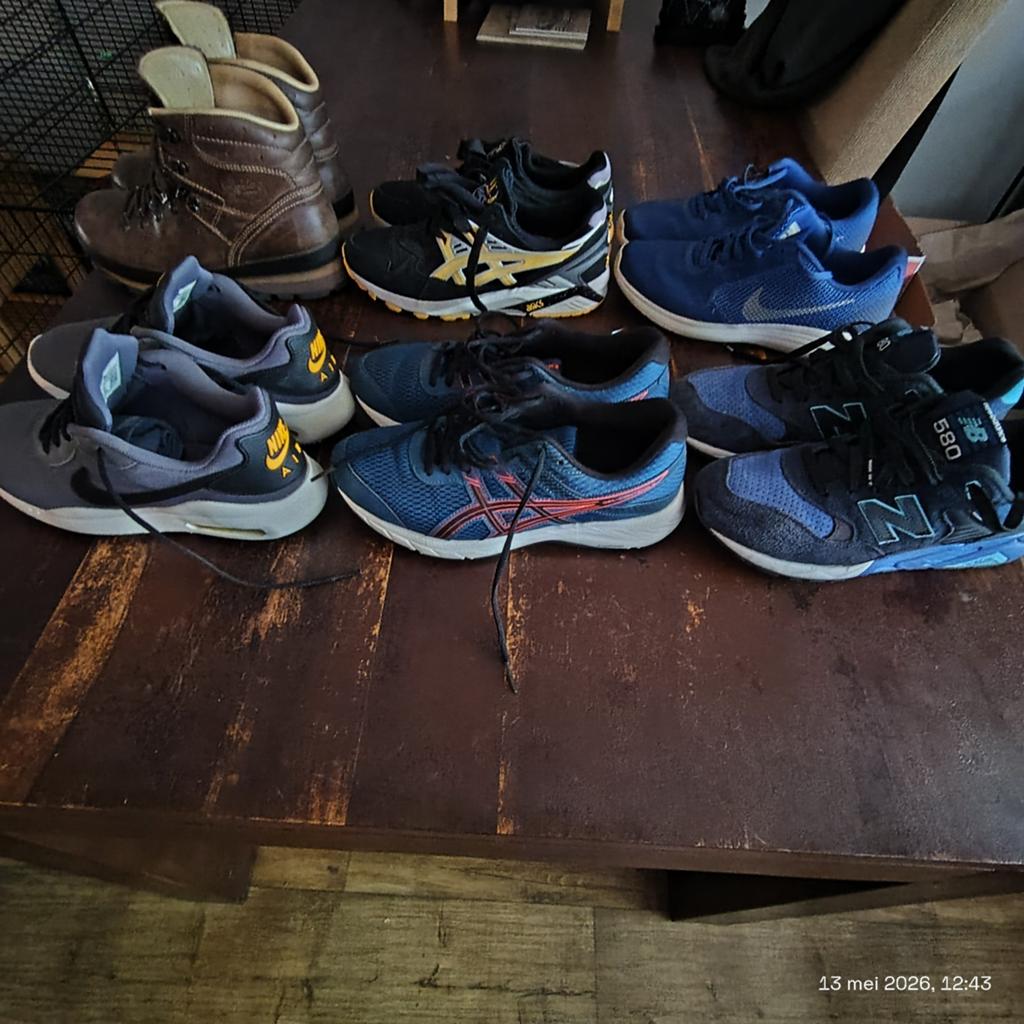 Diverse heren sneakers + een paar meindl, alles maat 42., Ophalen of Verzenden, Wandelschoenen of Bergschoenen