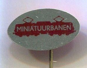 Miniatuurbanen blik speelgoedtreinen speldje ( W_316 ), Verzenden, Zo goed als nieuw, Merk, Speldje of Pin