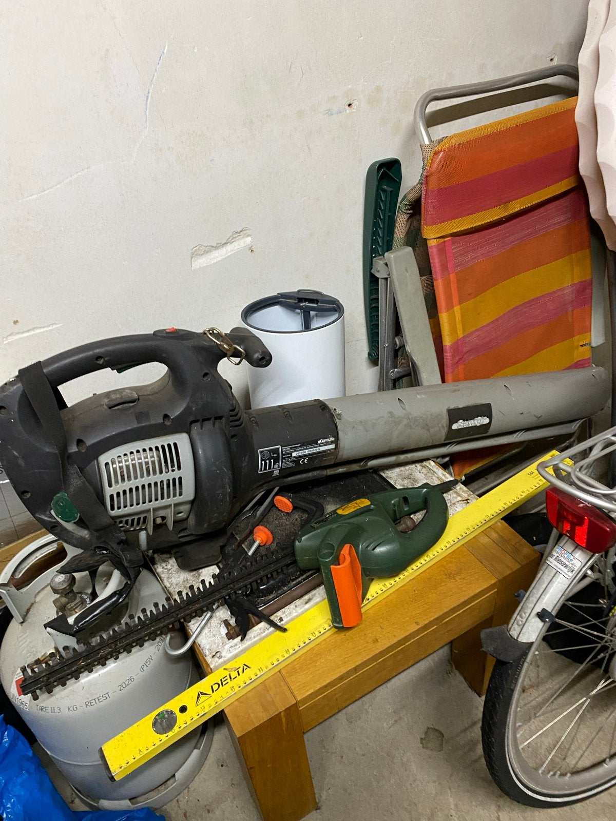 Krachtige Bladblazer - Ideaal voor Tuinonderhoud, Ophalen, Gebruikt, Elektrisch, Handgedragen