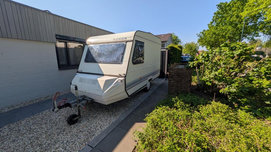 ADRIA 350 grote rondzit, voortent met erker en luifel, Caravans en Kamperen, Caravans, Rondzit, Tot en met 2, Bedrijf, Stabilisator