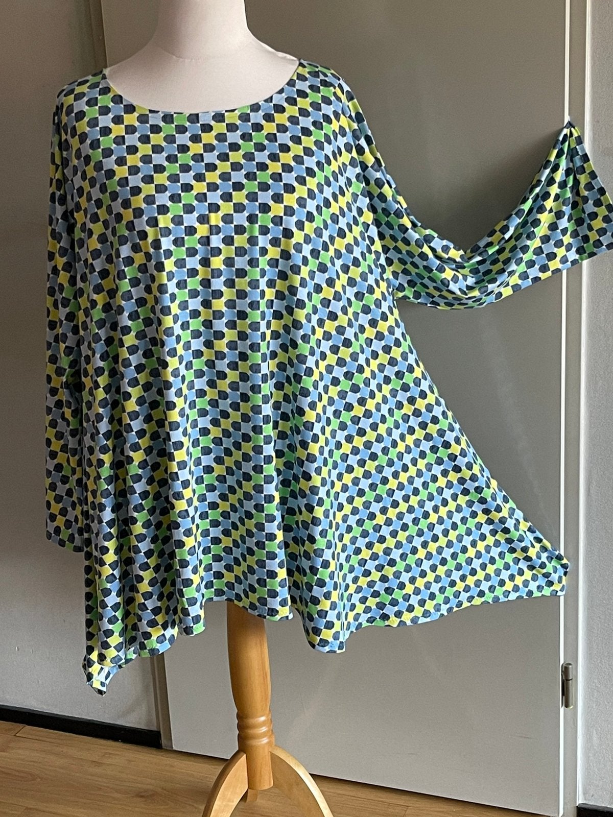 Peet: Retroprint A-lijn tuniek tot maat 56, Meerkleurig, Blouse of Tuniek, Nieuw, Ophalen of Verzenden