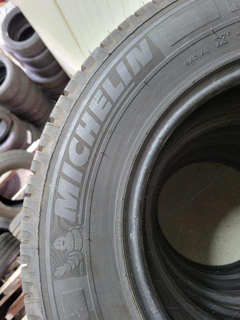 4 x 215/70/15 C Michelin Agilis ZGAN 8mm 250,- Incl montage!, Auto-onderdelen, Banden en Velgen, 15 inch, Michelin France, Ophalen of Verzenden
