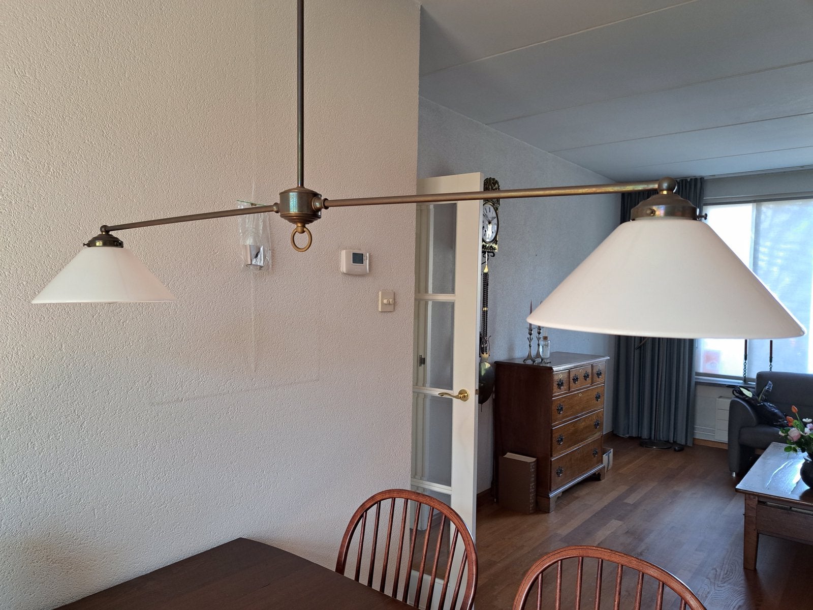 Hanglamp met melkglazen kapjes, Ophalen, Zo goed als nieuw