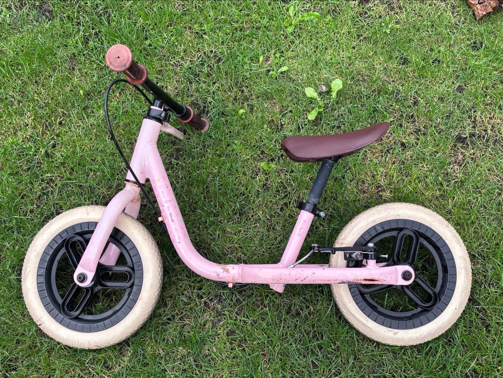 Roze loopfiets voor de eerste fietsavonturen, Ophalen, Gebruikt, Loopfiets