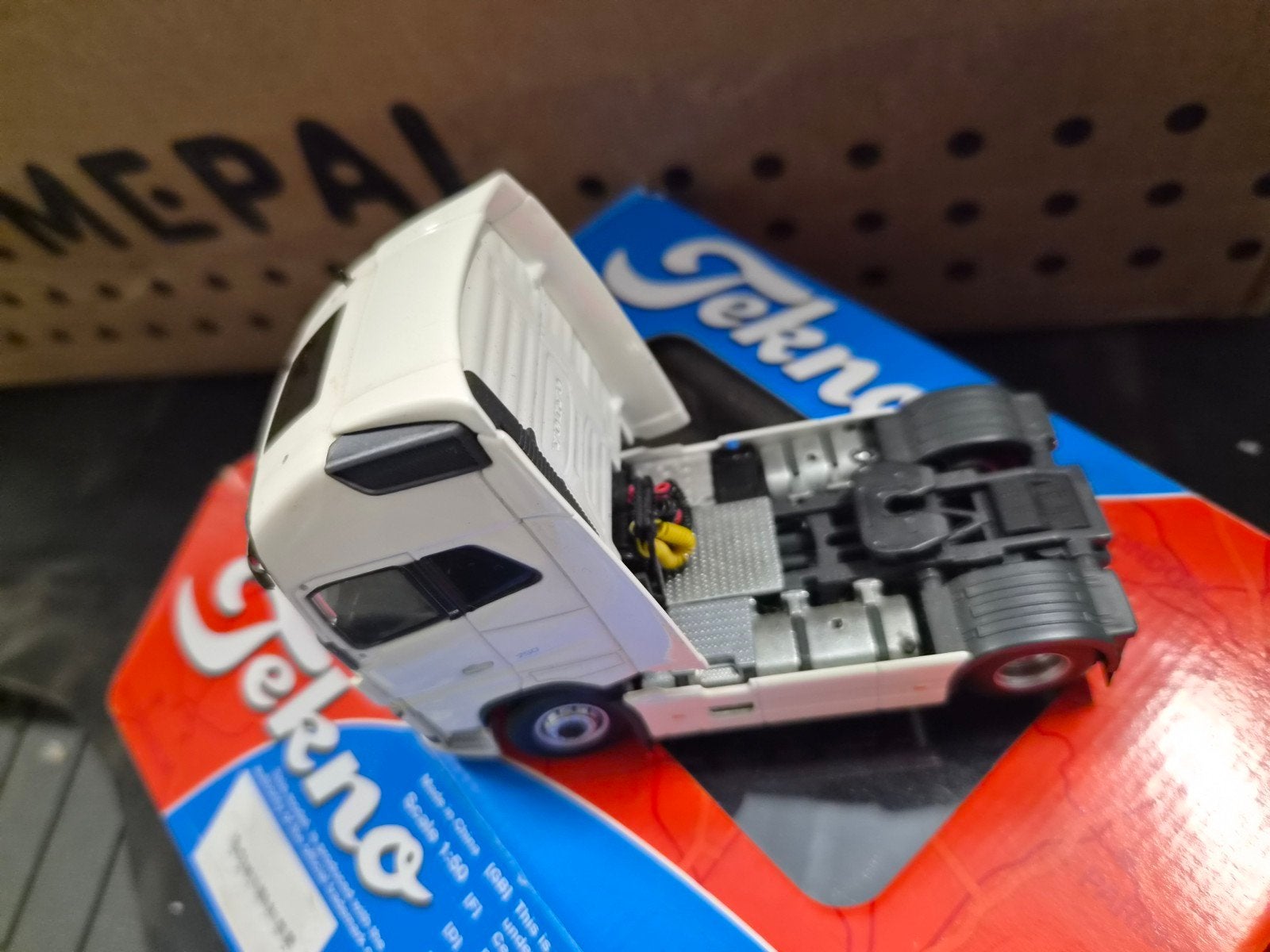 Witte volvo truck, Tekno, Nieuw, Tekno, Bus of Vrachtwagen