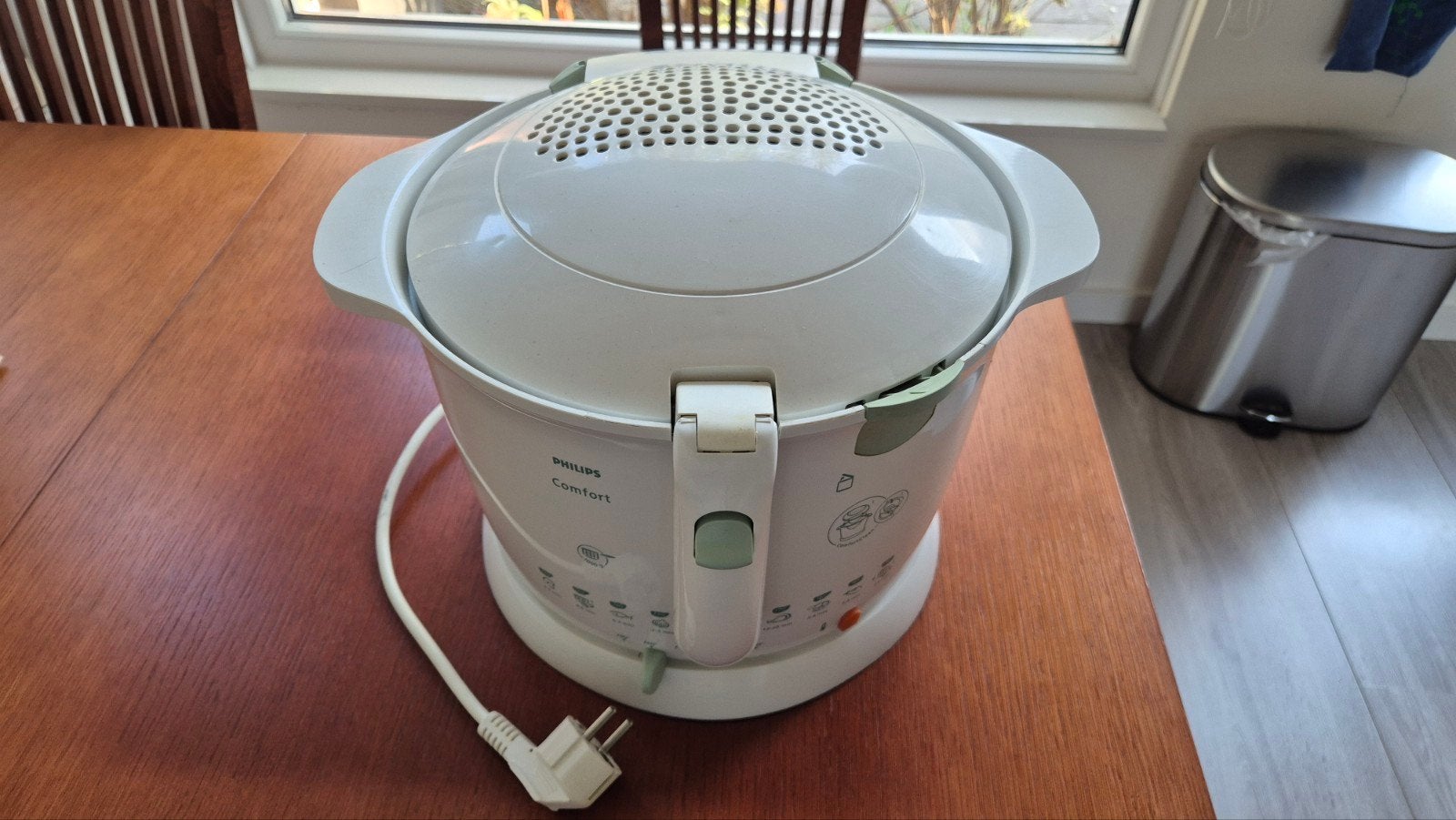 Philips Comfort Friteuse HD 6110 - Gebruikt, Witgoed en Apparatuur, Frituurpannen, 2 tot 3 liter, Ophalen, Gebruikt, Uitneembare binnenpan